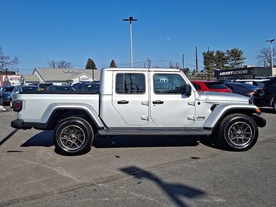 2022 Jeep Gladiator Overland