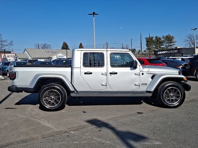 2022 Jeep Gladiator Overland