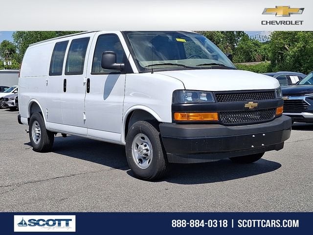 2025 Chevrolet Express 2500 Work Van HD's photo