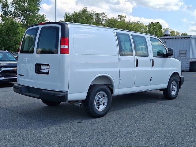2025 Chevrolet Express Cargo WT