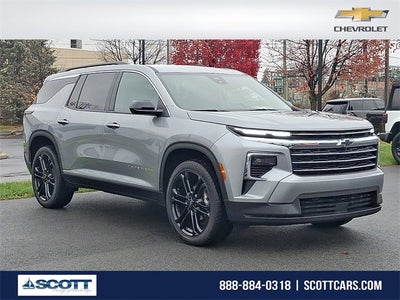 2025 Chevrolet Traverse LT