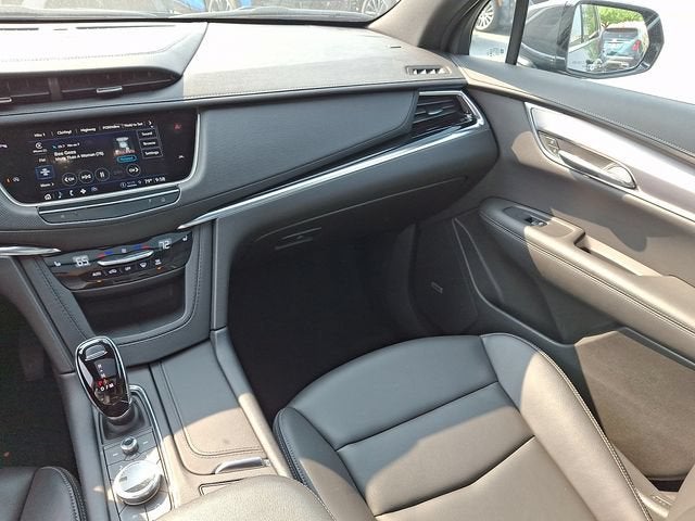 2023 Cadillac XT6 Luxury