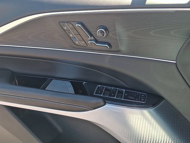 2024 Cadillac LYRIQ Sport 2