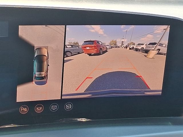 2024 Cadillac LYRIQ Sport 2