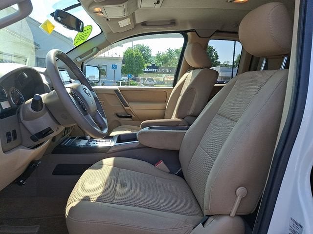 2014 Nissan Titan SV