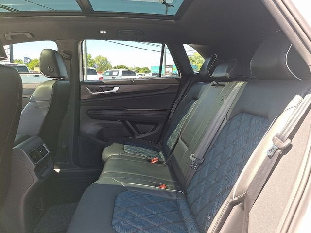 2024 Volkswagen Atlas Cross Sport 2.0T SEL Premium R-Line