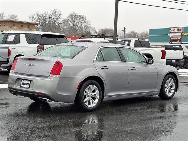 2015 Chrysler 300 Limited