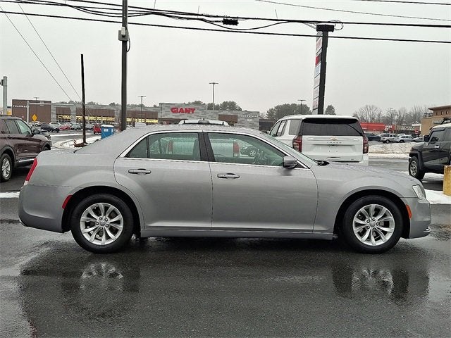 2015 Chrysler 300 Limited