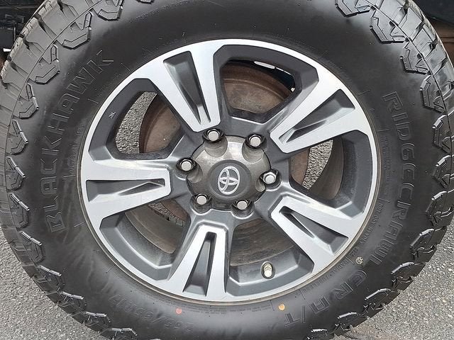 2017 Toyota Tacoma SR5