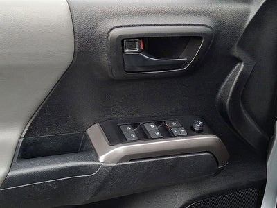 2022 Toyota Tacoma 4WD SR