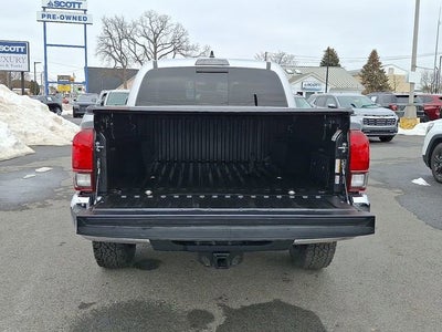 2022 Toyota Tacoma 4WD SR