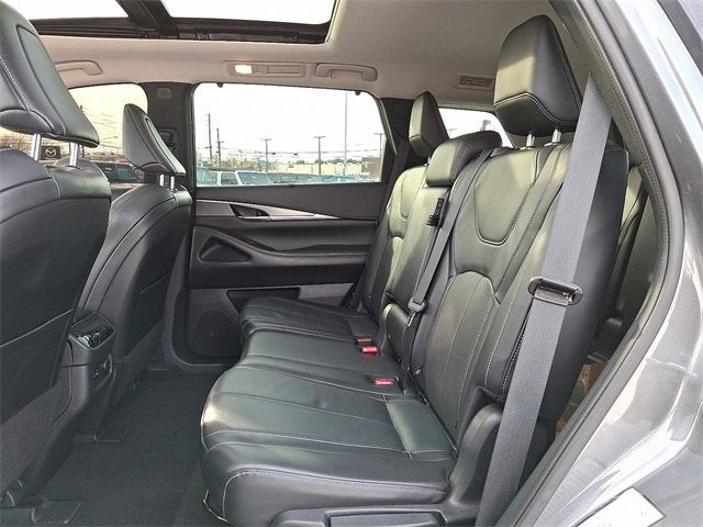 2022 INFINITI QX60 LUXE