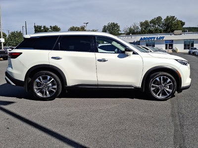 2023 INFINITI QX60 LUXE
