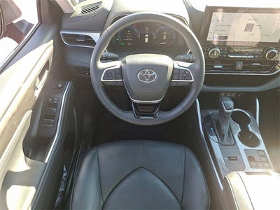 2024 Toyota Highlander Hybrid Platinum