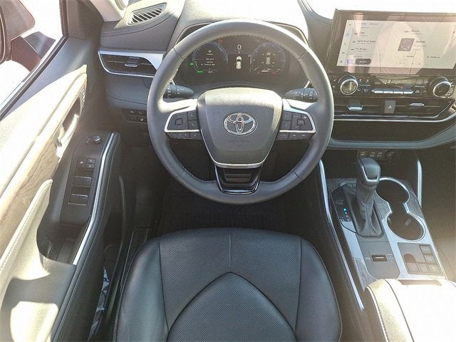 2024 Toyota Highlander Hybrid Platinum