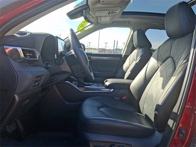 2024 Toyota Highlander Hybrid Platinum