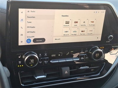 2024 Toyota Highlander Hybrid Platinum