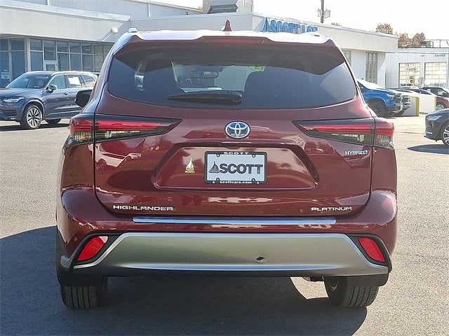 2024 Toyota Highlander Hybrid Platinum