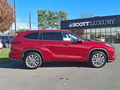 2024 Toyota Highlander Hybrid Platinum