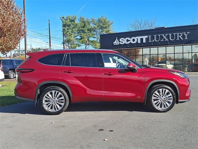 2024 Toyota Highlander Hybrid Platinum