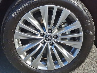 2024 Toyota Highlander Hybrid Platinum