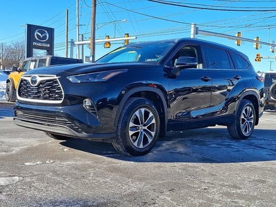 2024 Toyota Highlander LE