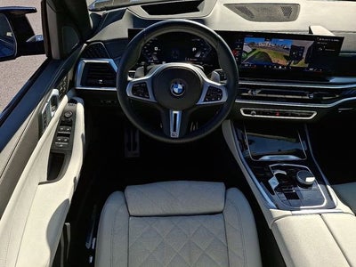 2025 BMW X5 M60i