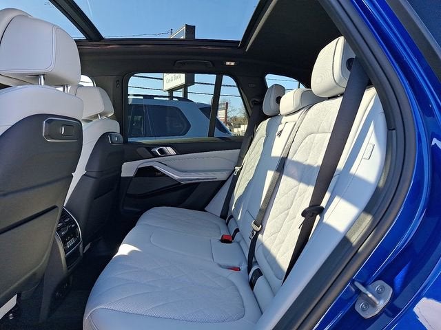 2025 BMW X5 M60i