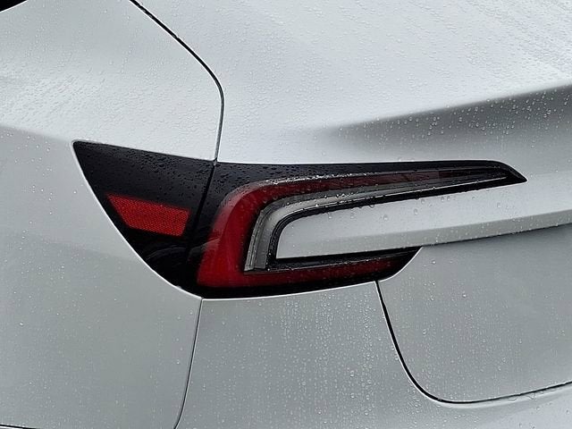 2025 Tesla MODEL 3 Base