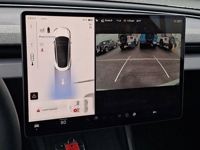 2025 Tesla MODEL 3 Base