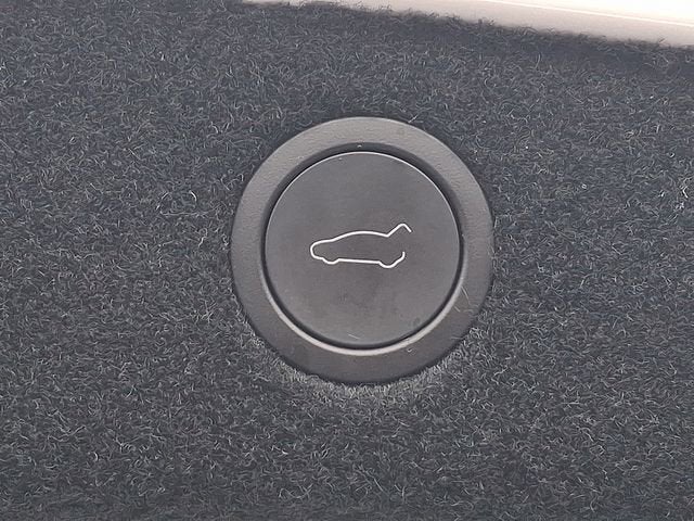 2025 Tesla MODEL 3 Base