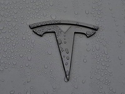 2025 Tesla MODEL 3 Base