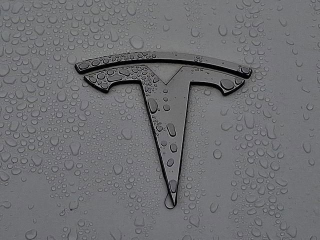 2025 Tesla MODEL 3 Base