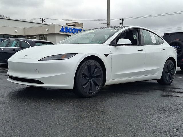 2025 Tesla MODEL 3 Base