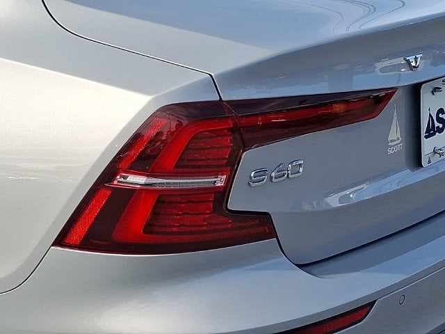 2024 Volvo S60 Recharge Plug-In Hybr Ultimate Dark Theme