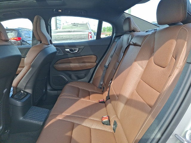 2024 Volvo S60 Recharge Plug-In Hybr Ultimate Dark Theme