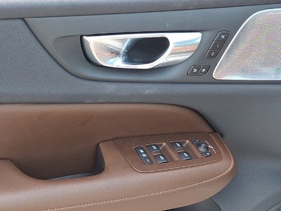 2024 Volvo S60 Recharge Plug-In Hybr Ultimate Dark Theme