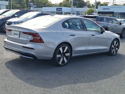 2024 Volvo S60 Recharge Plug-In Hybr Ultimate Dark Theme