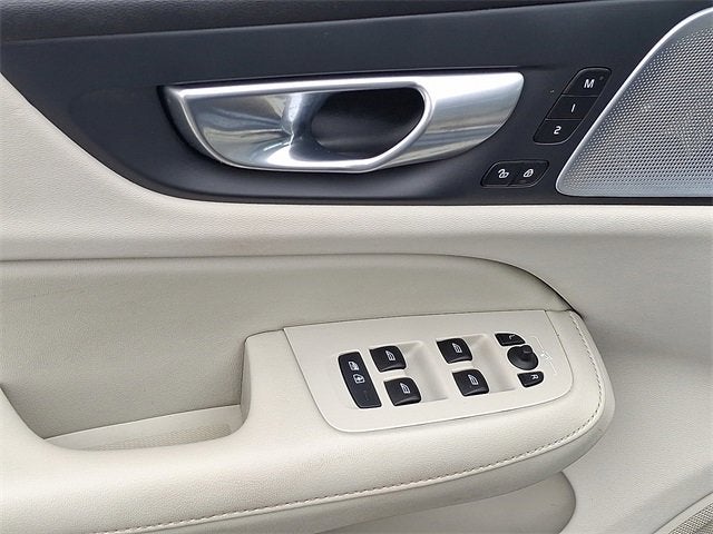 2024 Volvo S60 Ultimate Dark Theme