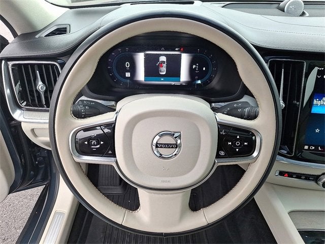 2024 Volvo S60 Ultimate Dark Theme