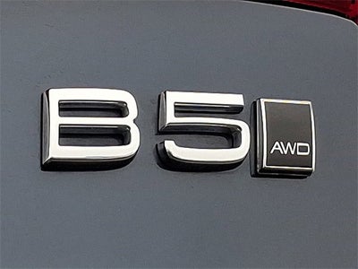 2024 Volvo S60 Ultimate Dark Theme