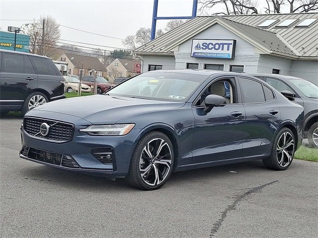 2024 Volvo S60 Ultimate Dark Theme