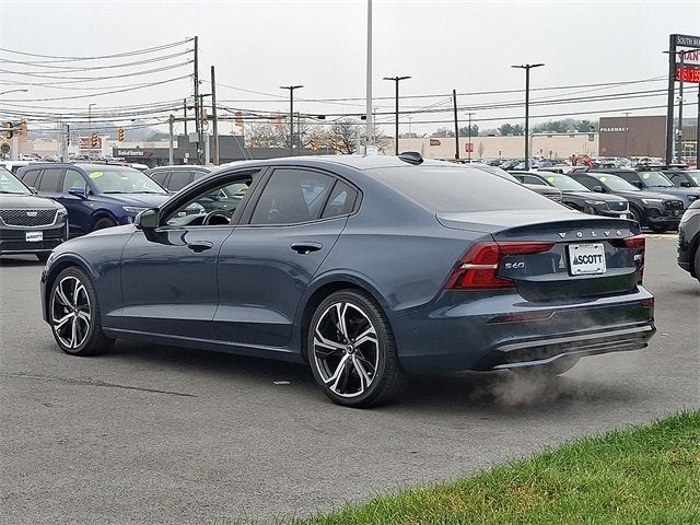 2024 Volvo S60 Ultimate Dark Theme