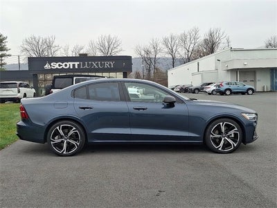2024 Volvo S60 Ultimate Dark Theme