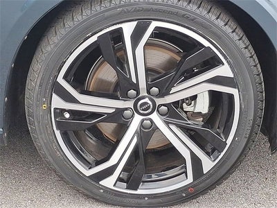 2024 Volvo S60 Ultimate Dark Theme