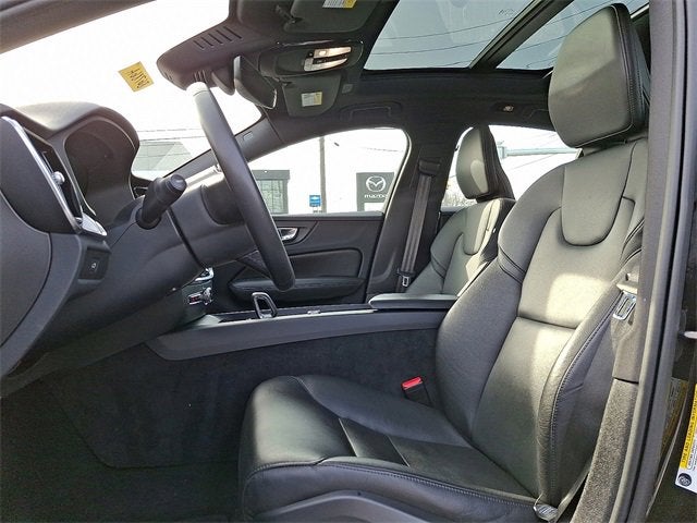 2023 Volvo S60 Plus Black Edition