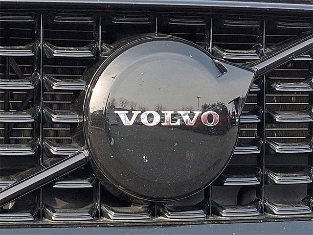 2023 Volvo S60 Plus Black Edition