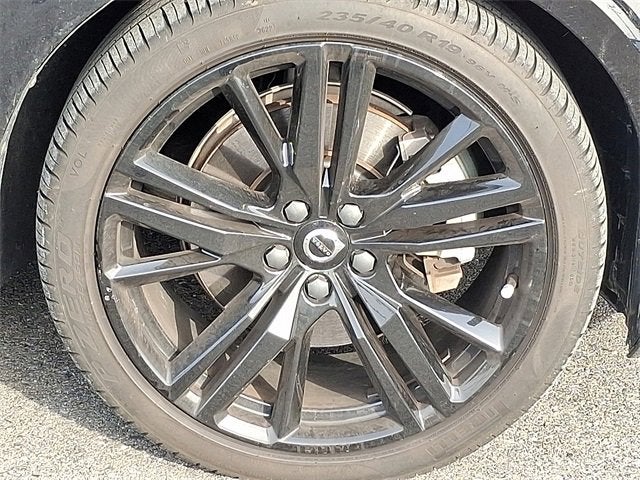 2023 Volvo S60 Plus Black Edition