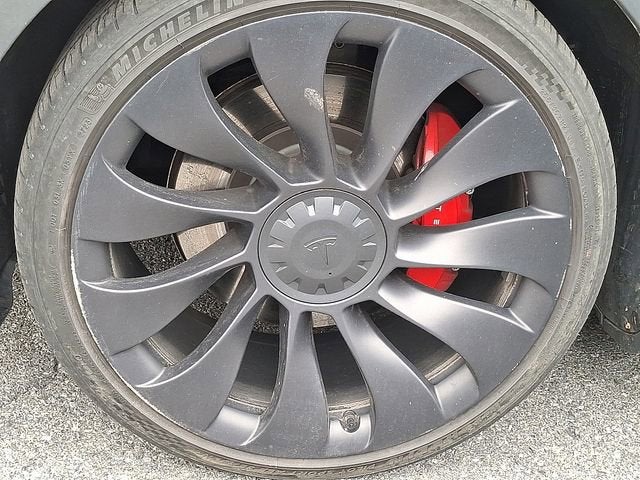 2024 Tesla Model Y Performance