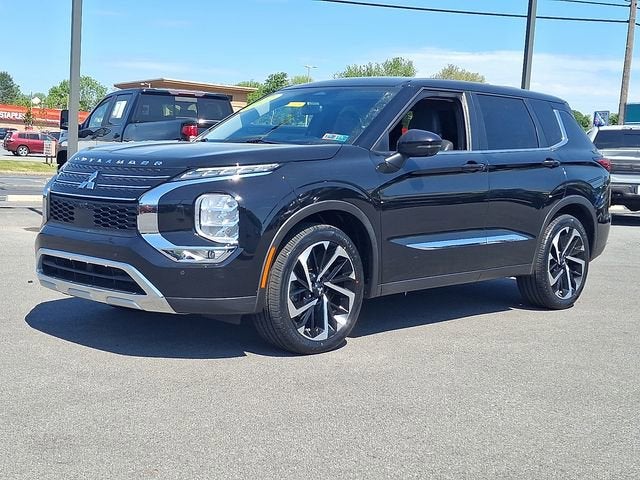 2022 Mitsubishi Outlander SE
